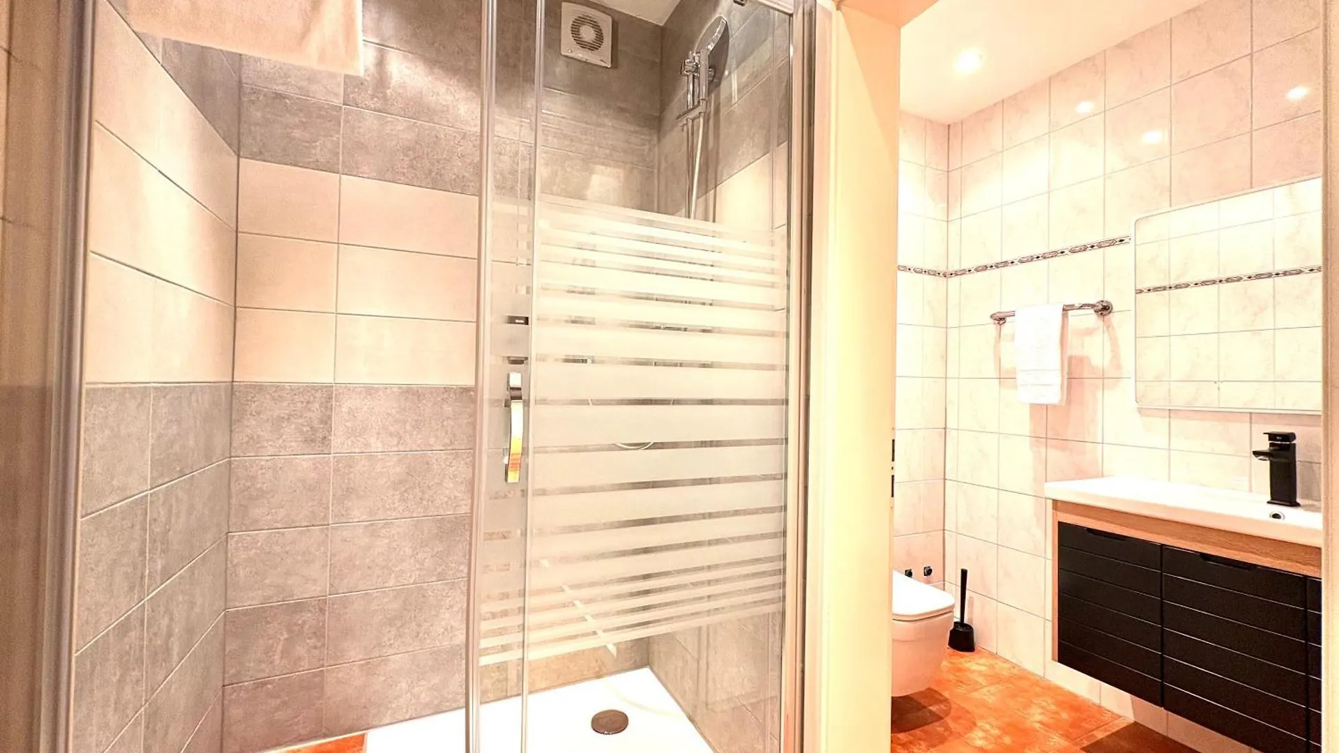 Hotel Akomo Berna