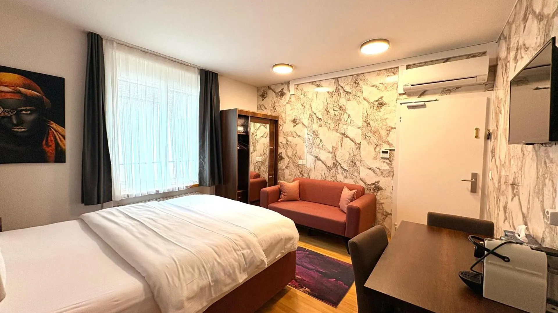 Hotel Akomo Berna