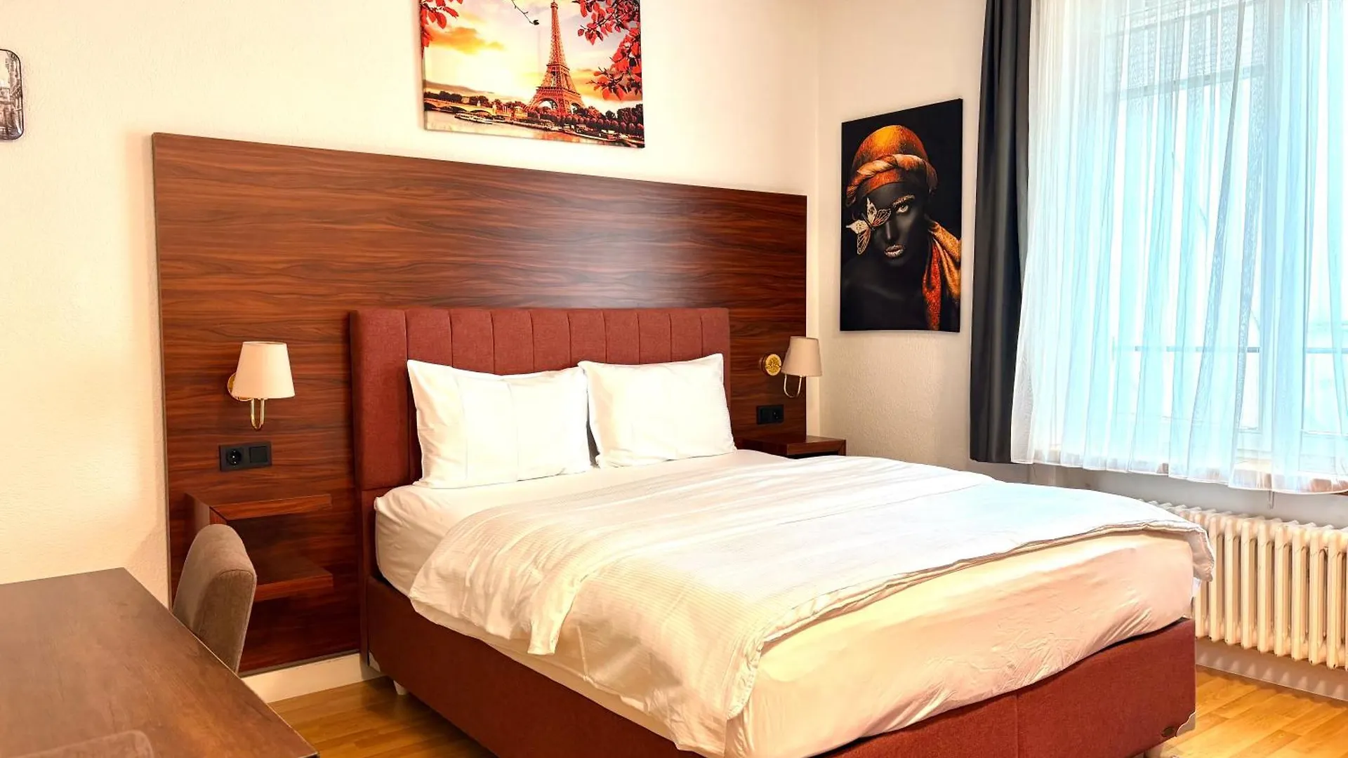 Akomo Berna Hotel