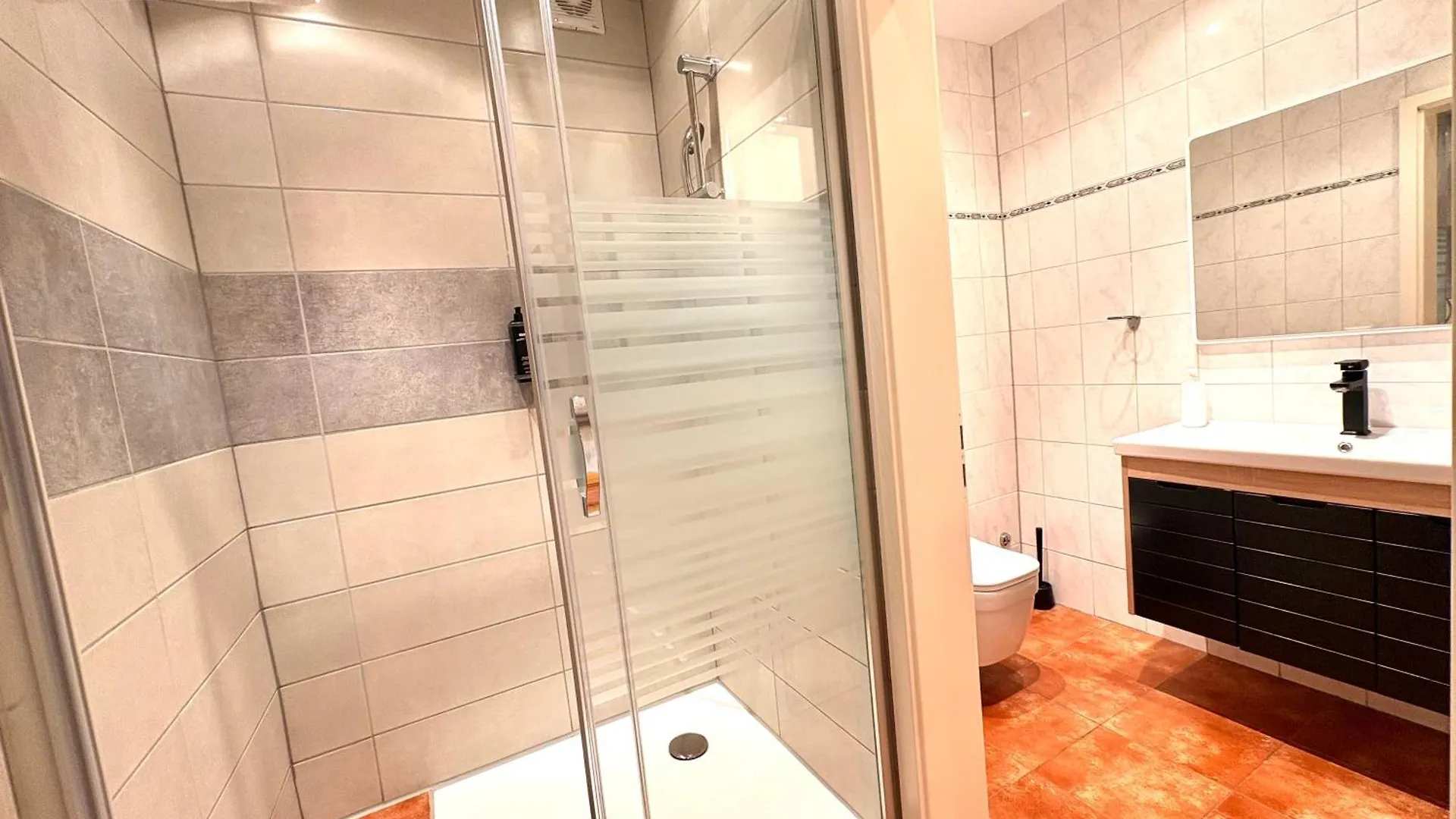Akomo Berna Hotel